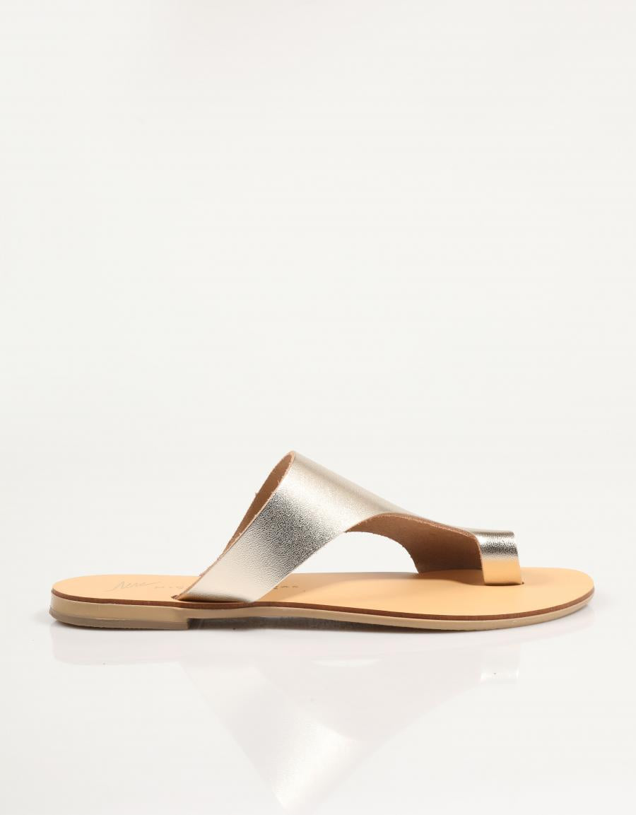 SANDALIAS NICOLAS LAINAS 26 en color Oro