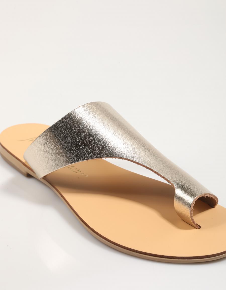 SANDALIAS NICOLAS LAINAS 26 en color Oro