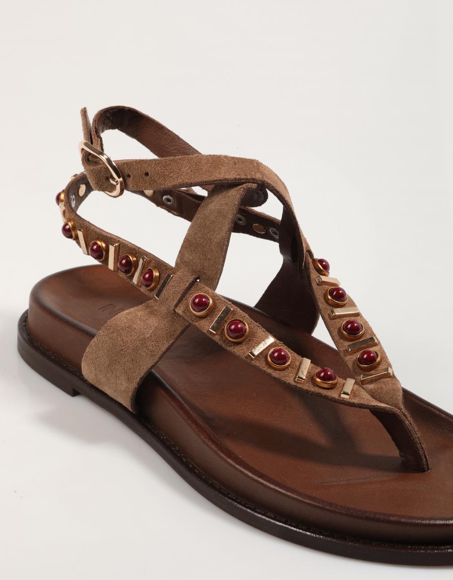 SANDALIAS INUOVO D51001 en color Cuero