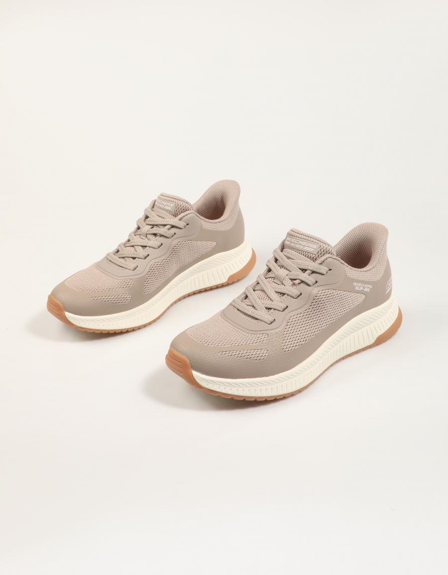 ZAPATILLAS SKECHERS SLIP INS BOBS SQUAD 4 en color Taupe
