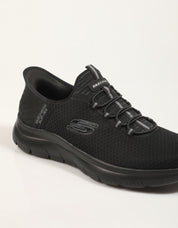 ZAPATILLAS SKECHERS SLIP INS SUMMITS HIGH RANGE en color Negro