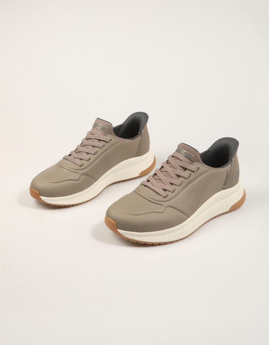 ZAPATILLAS SKECHERS SLIP INS BOBS SPORT SQUAD en color Taupe