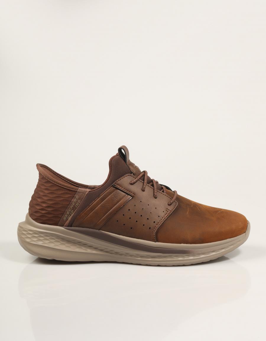 ZAPATILLAS SKECHERS SLIP INS R F SLADE ZACHARY en color Marron
