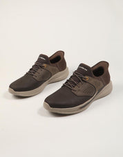 ZAPATILLAS SKECHERS SLIP INS R F SLADE MACKLIN en color Marron