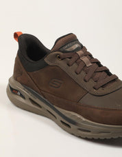 ZAPATILLAS SKECHERS SLIP INS ARCH FIT ORVAN en color Marron