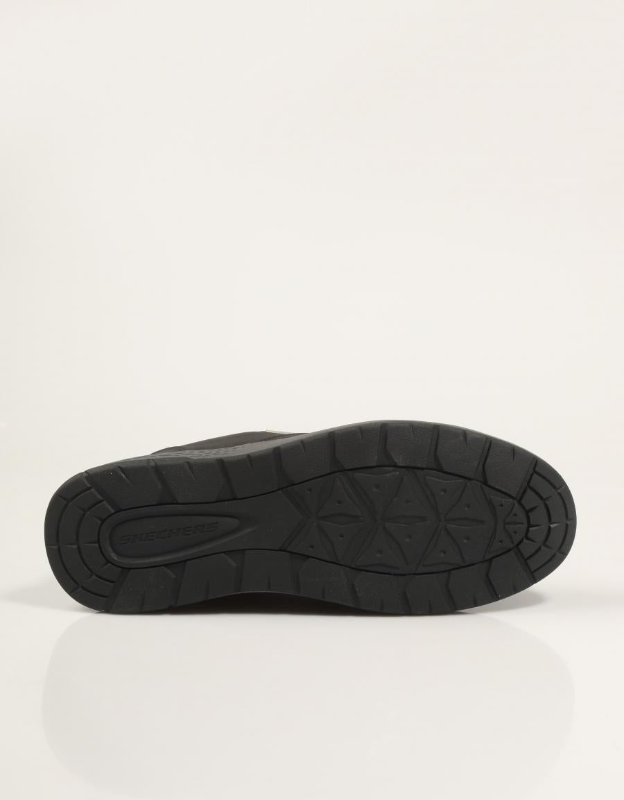 ZAPATILLAS SKECHERS RELAXED FIT GARLAN PRYOR en color Negro