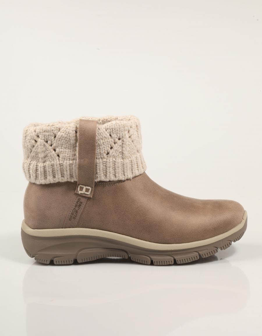 BOTINES SKECHERS SLIP INS RELAXED FIT EASY en color Taupe