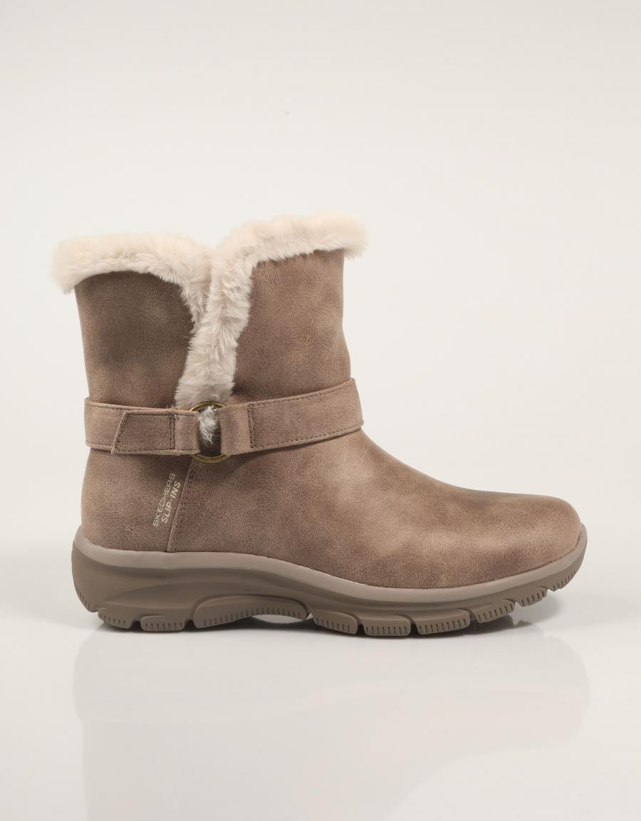 BOTINES SKECHERS SLIP INS RELAXED FIT EASY en color Taupe