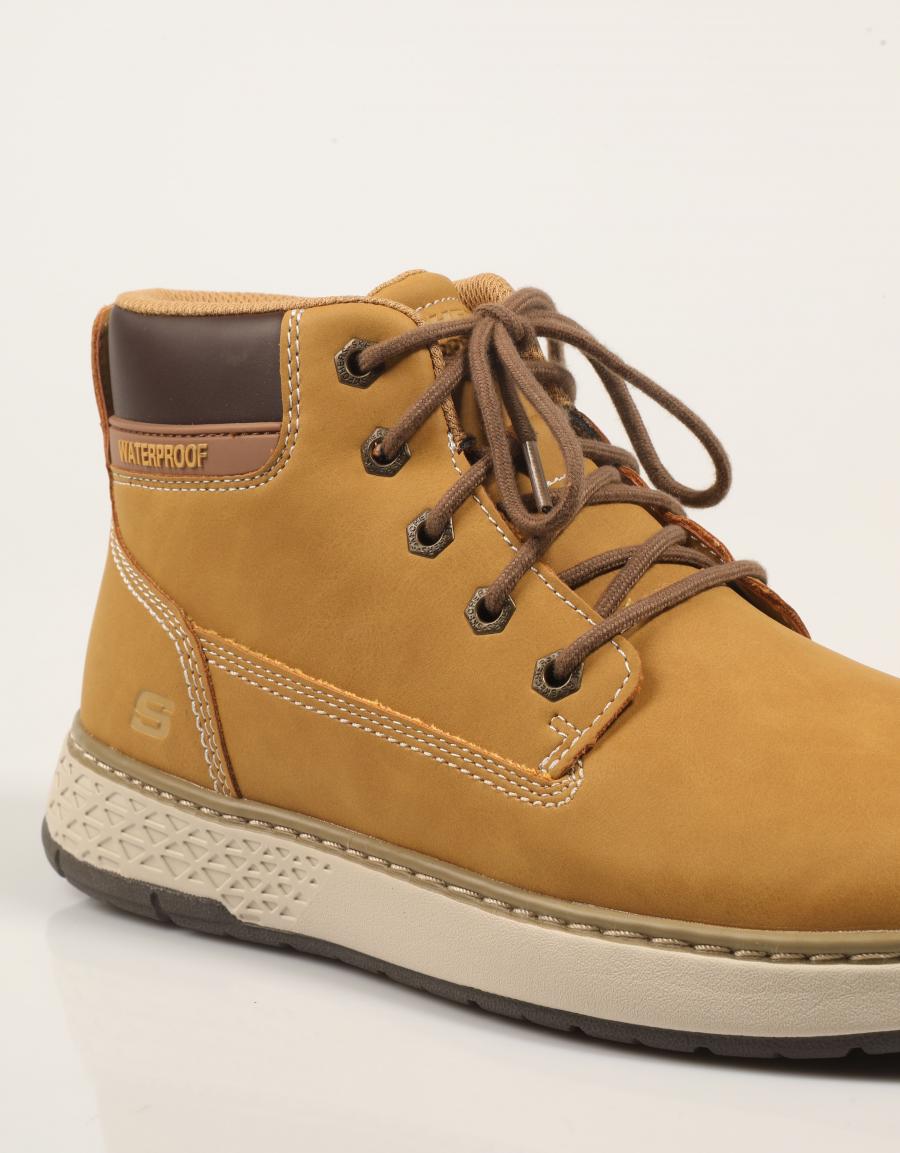 BOTINES SKECHERS RELAXED FIT GARLAN DENO en color Amarillo