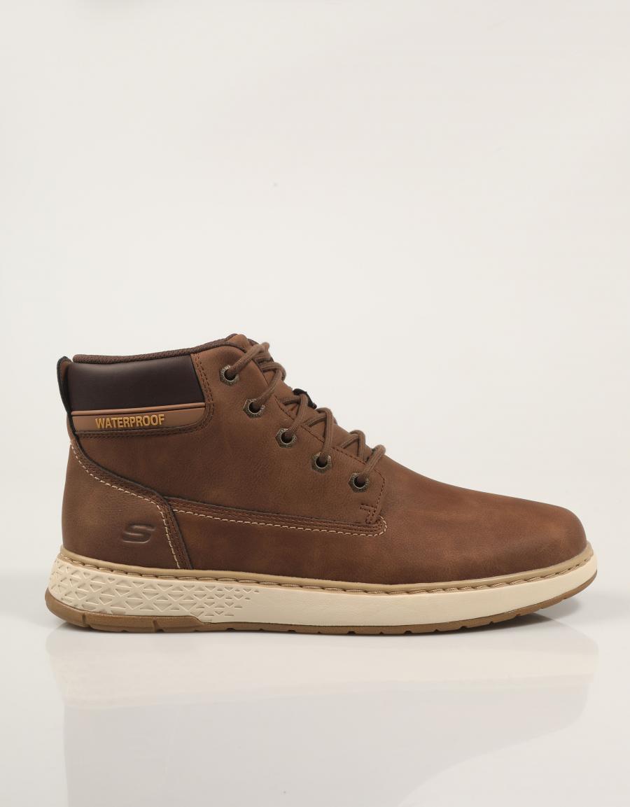 BOTINES SKECHERS RELAXED FIT GARLAN DENO en color Marron