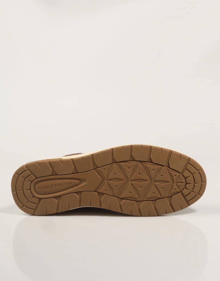 BOTINES SKECHERS RELAXED FIT GARLAN DENO en color Marron