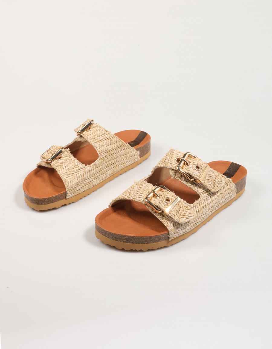 SANDALIAS TAKE ME BIA 2502 en color Beige