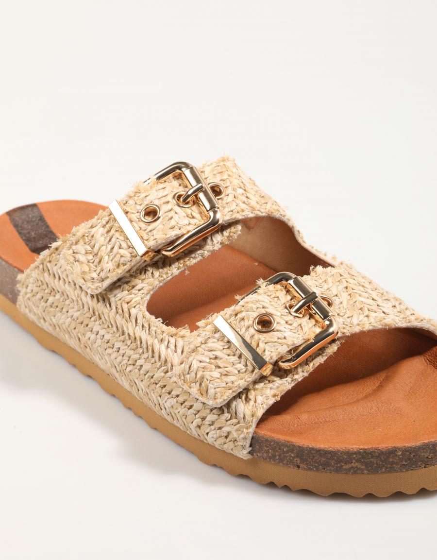 SANDALIAS TAKE ME BIA 2502 en color Beige