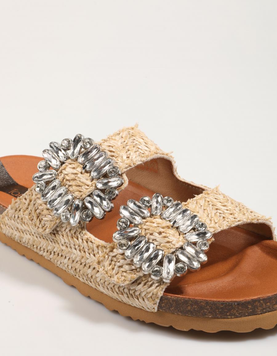 SANDALIAS TAKE ME BIA 2506 en color Beige