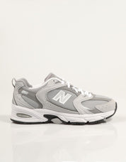ZAPATILLAS NEW BALANCE  en color Gris