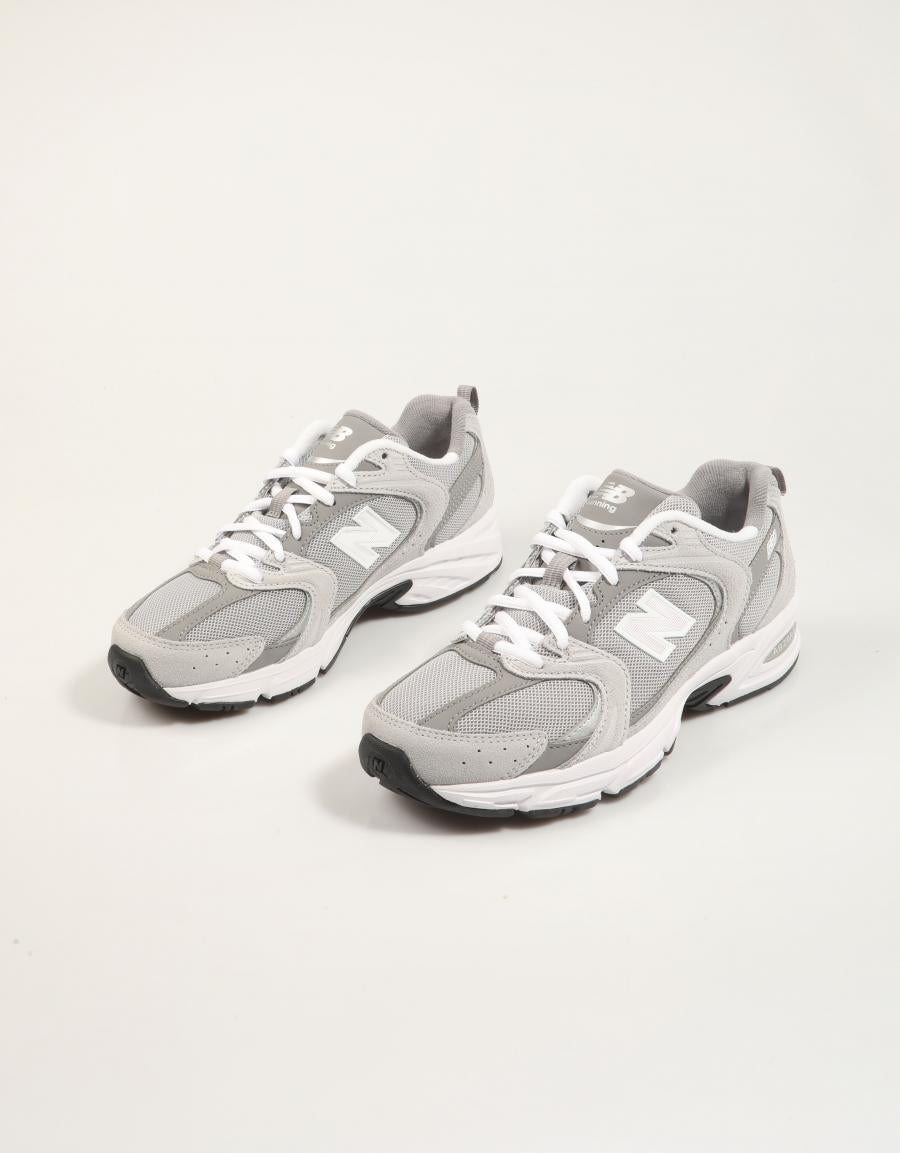 ZAPATILLAS NEW BALANCE  en color Gris
