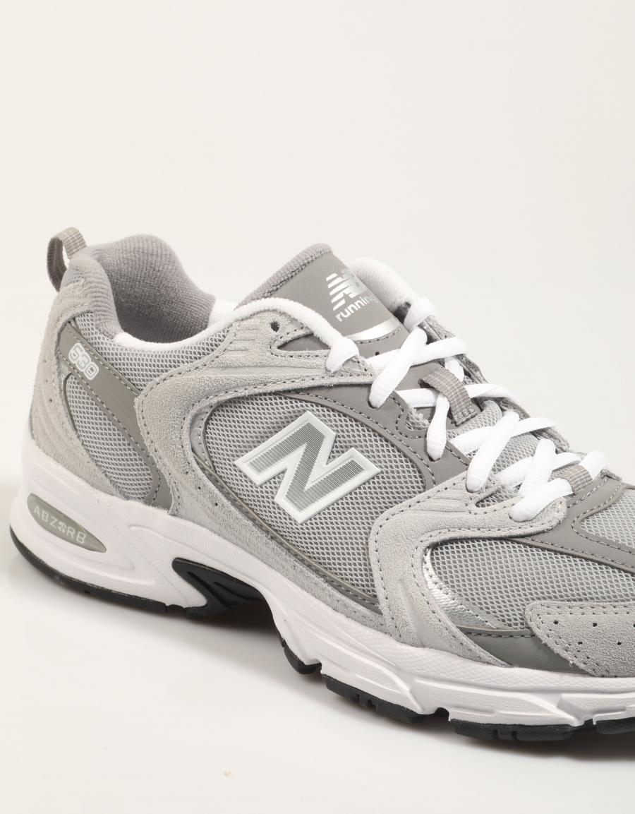 ZAPATILLAS NEW BALANCE  en color Gris