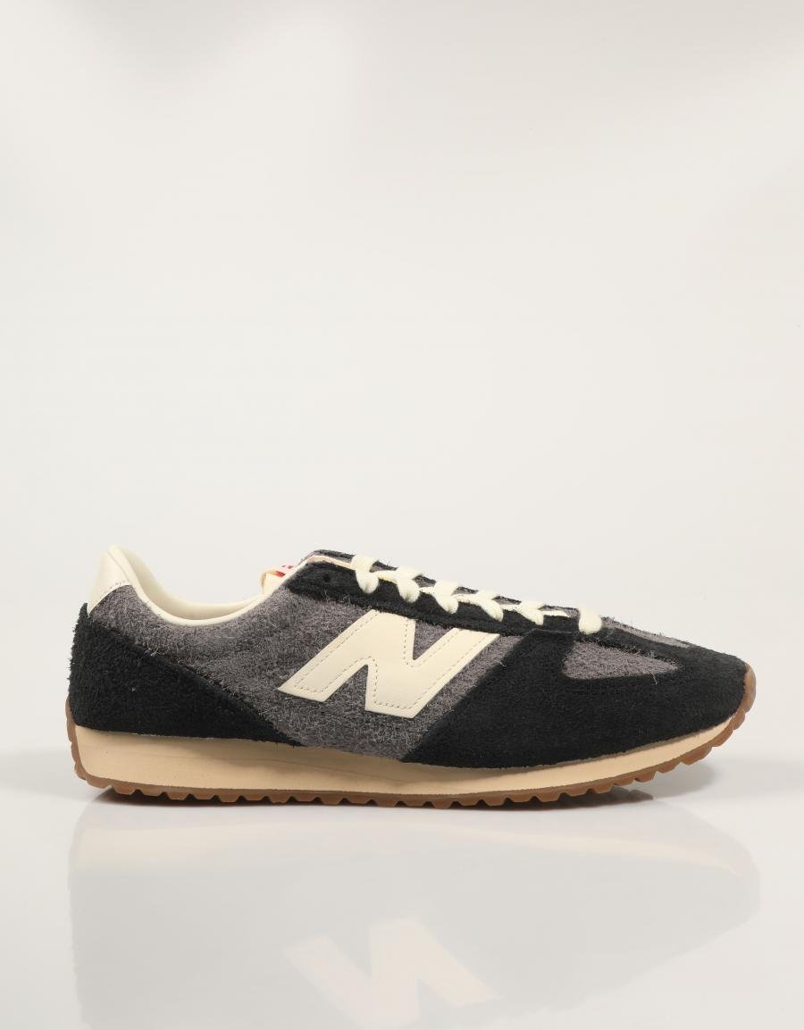 ZAPATILLAS NEW BALANCE U471 en color Negro