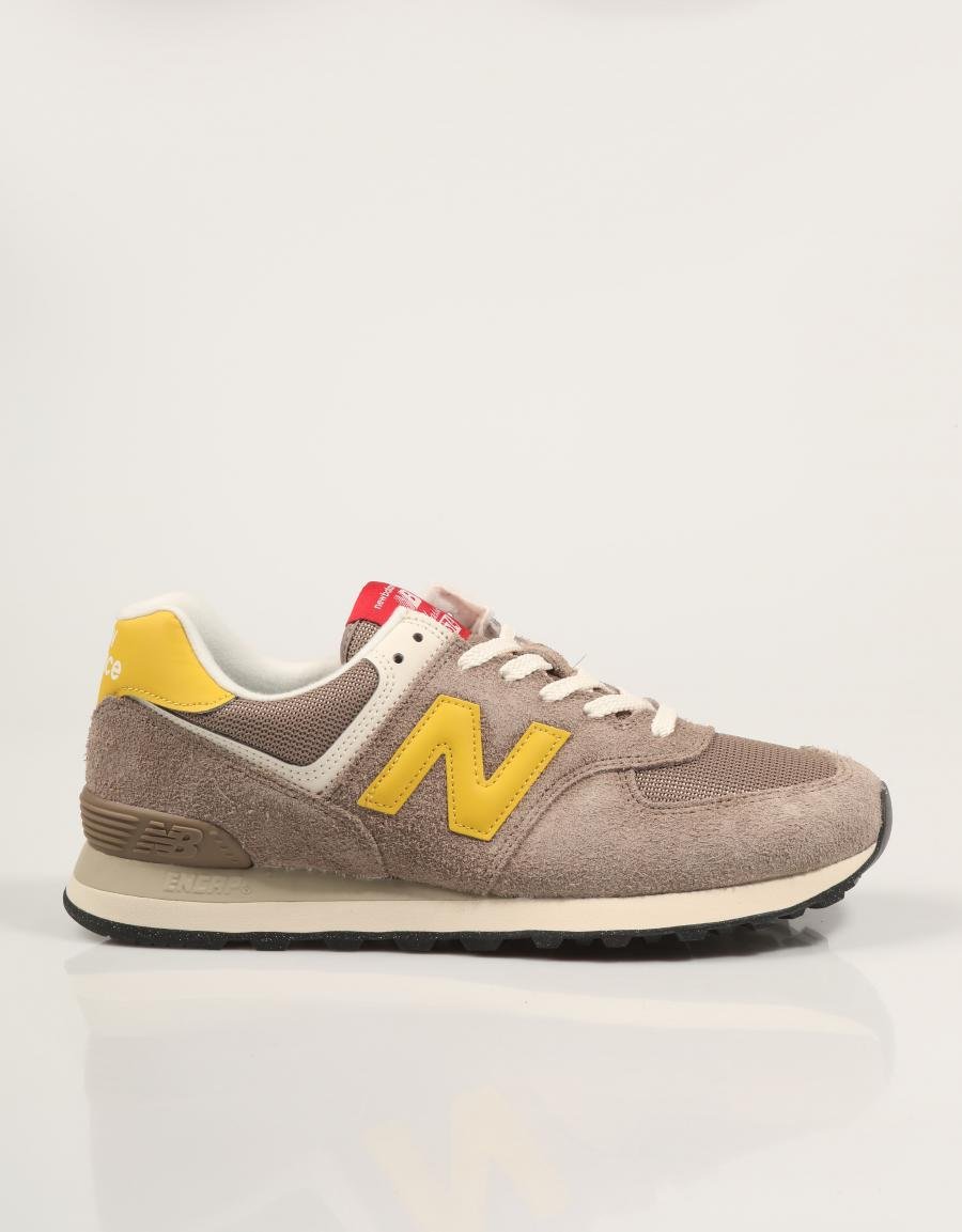 ZAPATILLAS NEW BALANCE U574 en color Marron