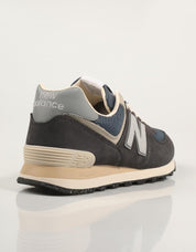 ZAPATILLAS NEW BALANCE U574 en color Azul marino