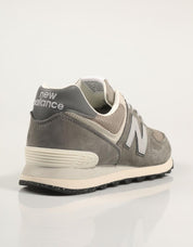 ZAPATILLAS NEW BALANCE U574 en color Gris