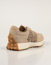ZAPATILLAS NEW BALANCE WS327 en color Beige