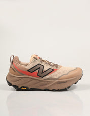 ZAPATILLAS NEW BALANCE MTHIE en color Beige