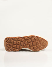 ZAPATILLAS NEW BALANCE U370 en color Marron