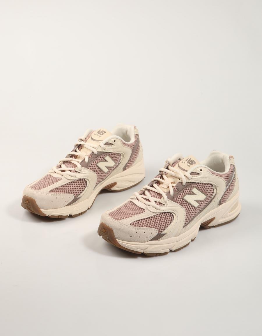 ZAPATILLAS NEW BALANCE U530 en color Marron