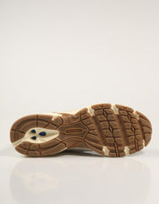 ZAPATILLAS NEW BALANCE U530 en color Gris