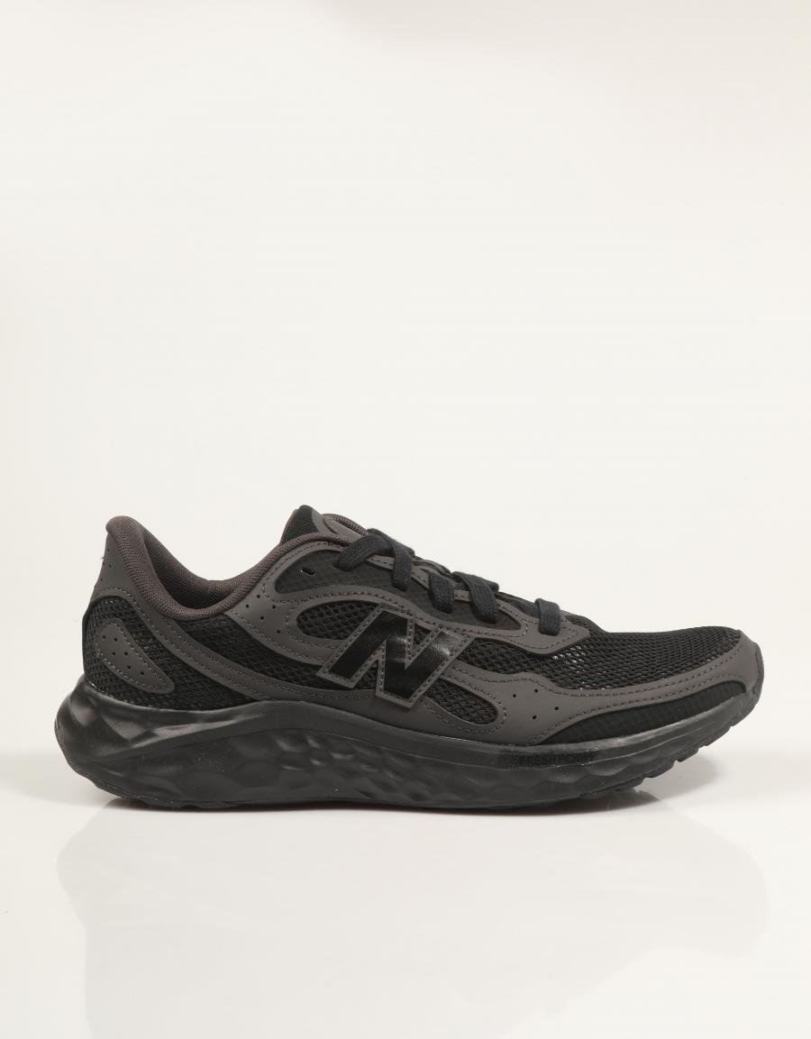 ZAPATILLAS NEW BALANCE MARIS en color Negro