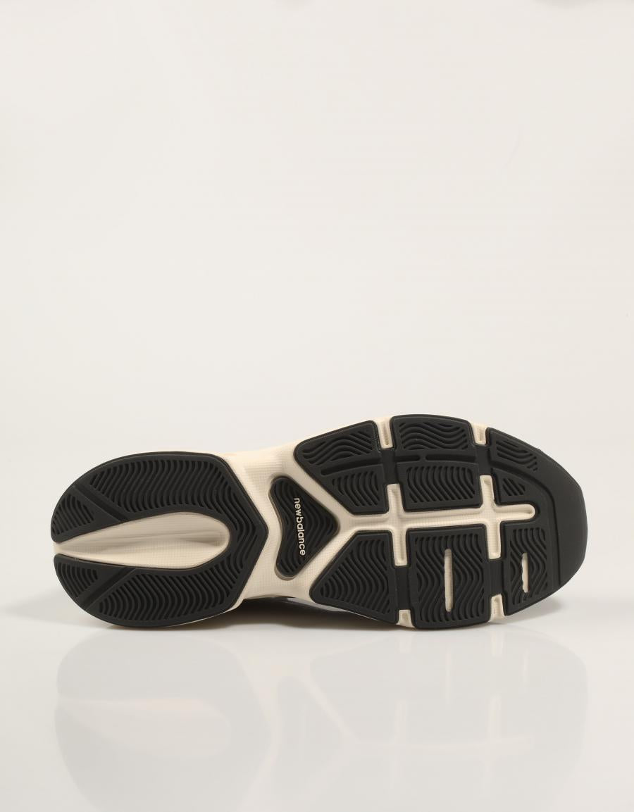ZAPATILLAS NEW BALANCE WCAT en color Negro
