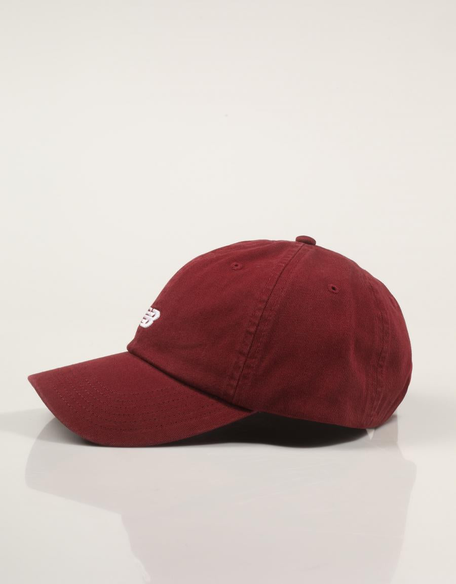 GORRA NEW BALANCE PANEL CLASSIC HAT en color Burdeos
