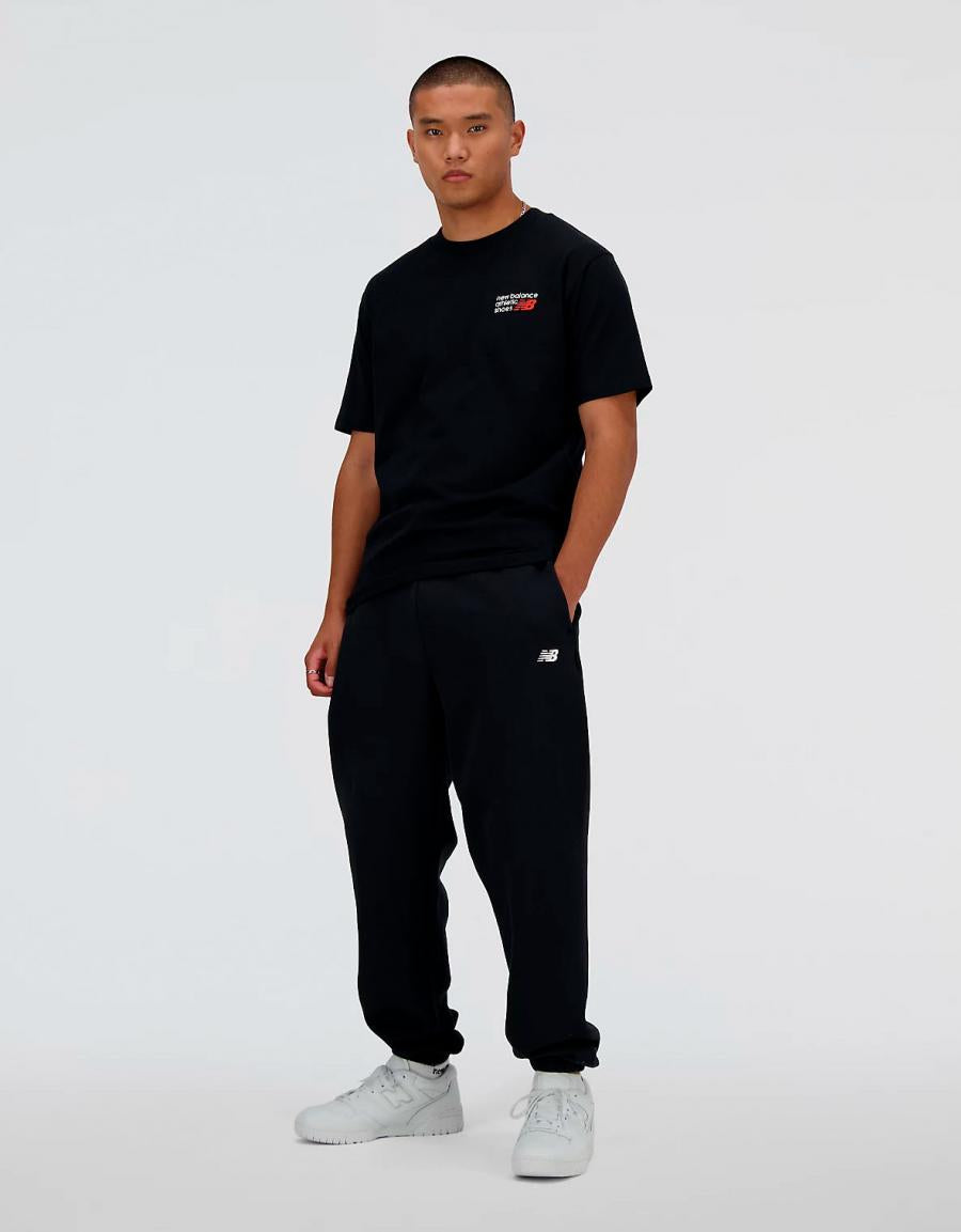 CAMISETA NEW BALANCE ATHLETICS PREMIUM LOGO en color Negro