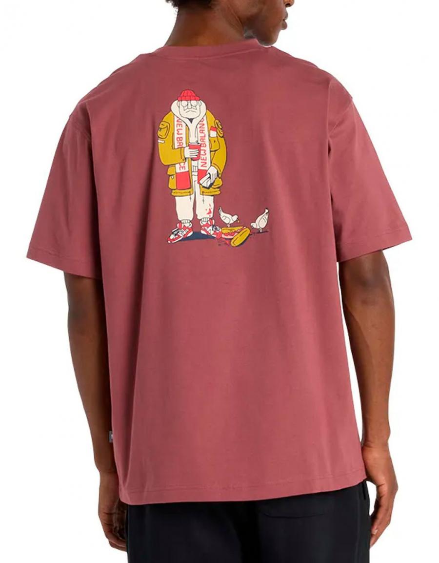 CAMISETA NEW BALANCE SPECTATOR T SHIRT en color Burdeos