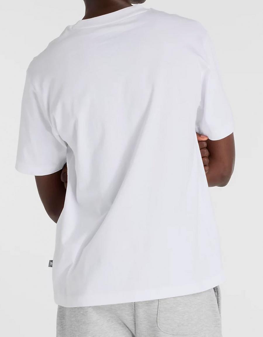 CAMISETA NEW BALANCE NEWBIE CHASE T SHIRT en color Blanco