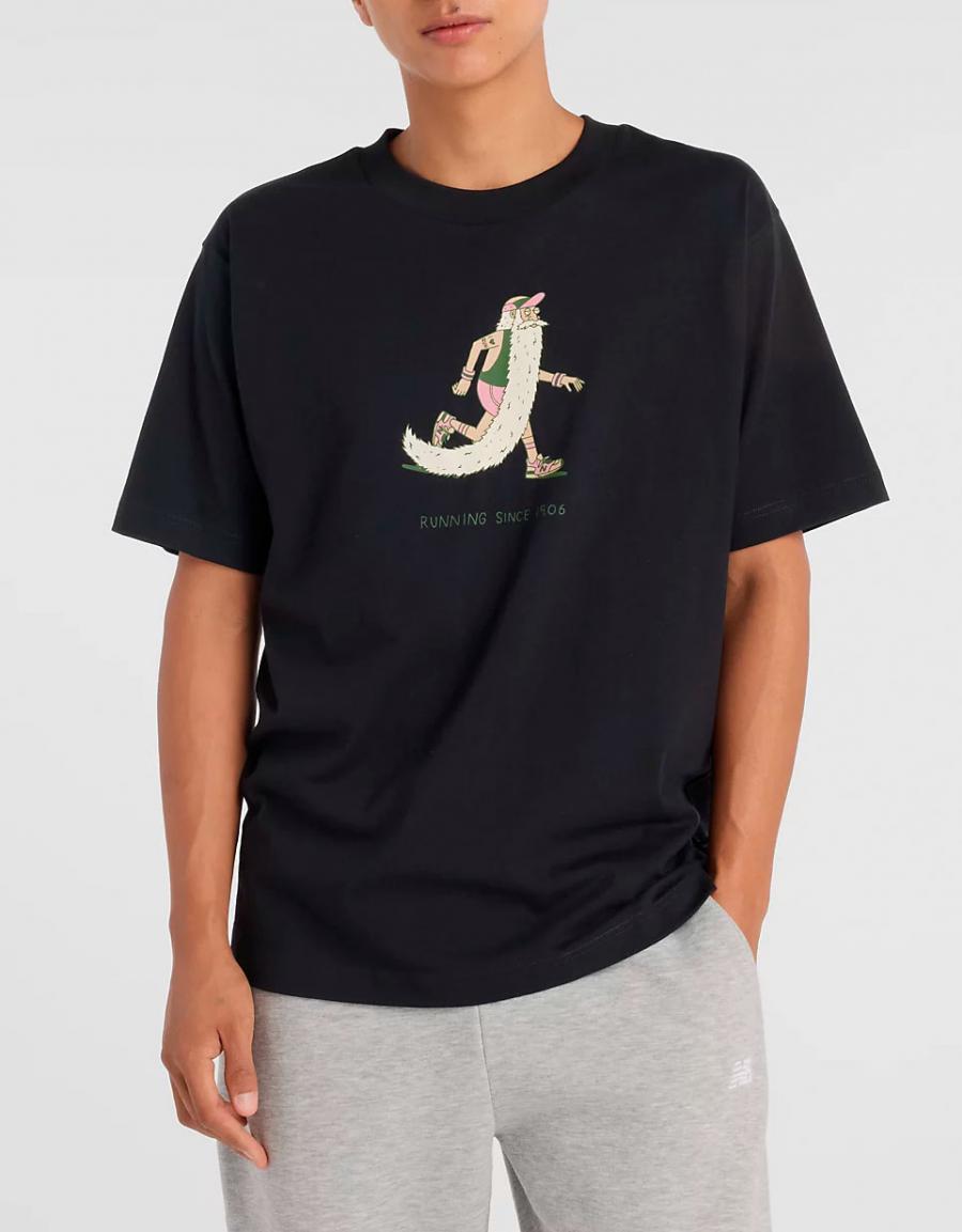 CAMISETA NEW BALANCE BEARDED RUNNER T SHIRT en color Negro