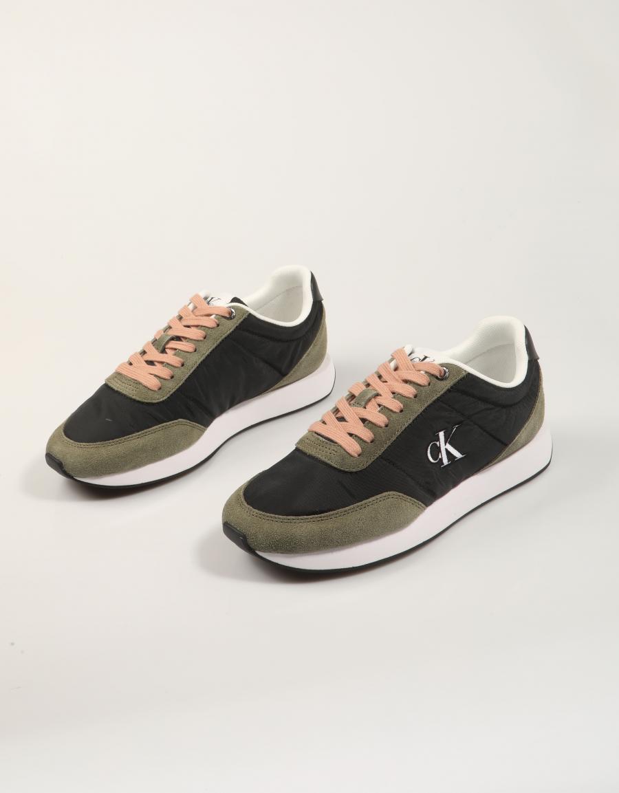 ZAPATILLAS CALVIN KLEIN RETRO RUNNER  LACE UP NYLON MG en color Negro