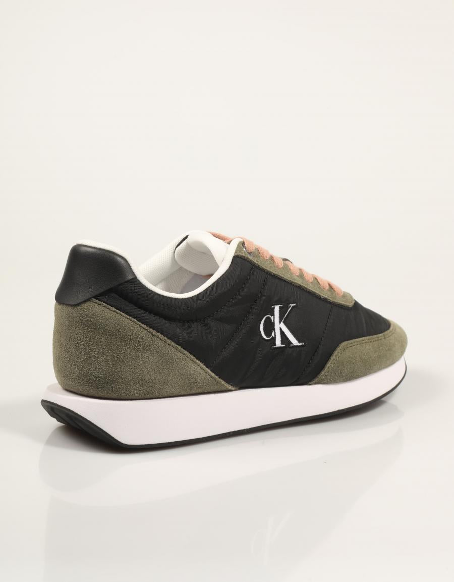 ZAPATILLAS CALVIN KLEIN RETRO RUNNER  LACE UP NYLON MG en color Negro