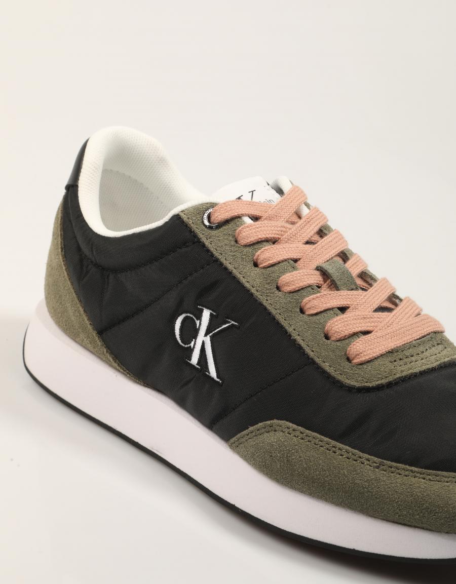 ZAPATILLAS CALVIN KLEIN RETRO RUNNER  LACE UP NYLON MG en color Negro