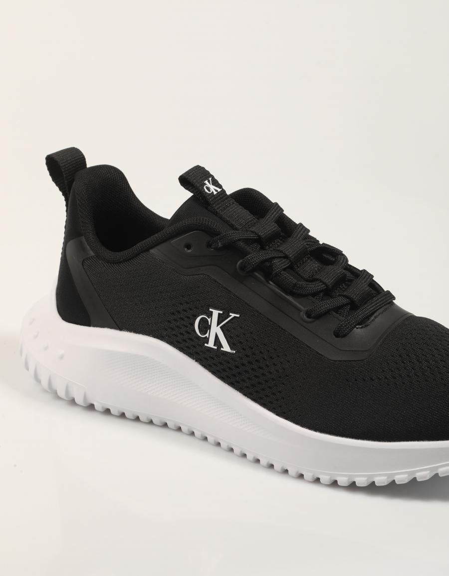 ZAPATILLAS CALVIN KLEIN EVA RUNNER DRAWSTRING MIX MG en color Negro