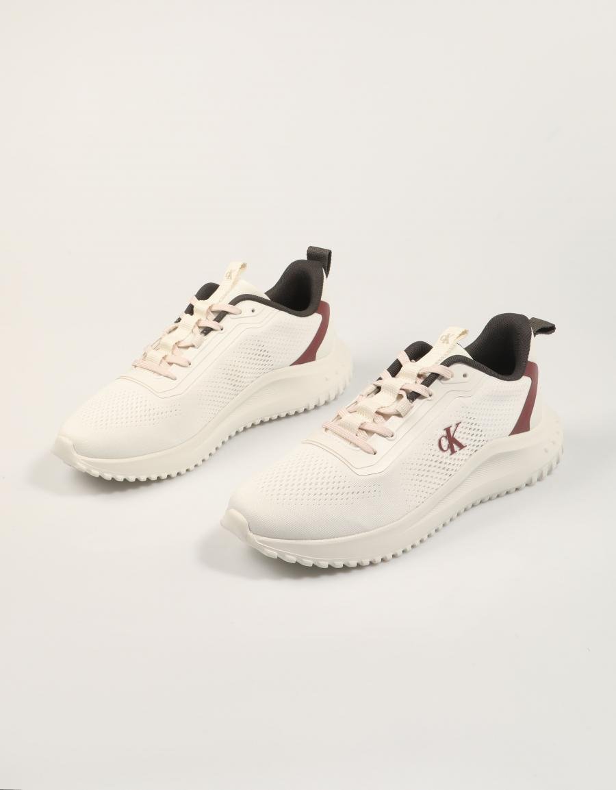 ZAPATILLAS CALVIN KLEIN EVA RUNNER DRAWSTRING MIX MG en color Blanco