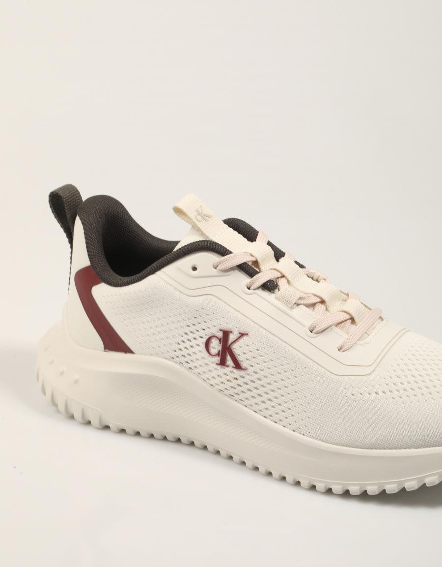 ZAPATILLAS CALVIN KLEIN EVA RUNNER DRAWSTRING MIX MG en color Blanco