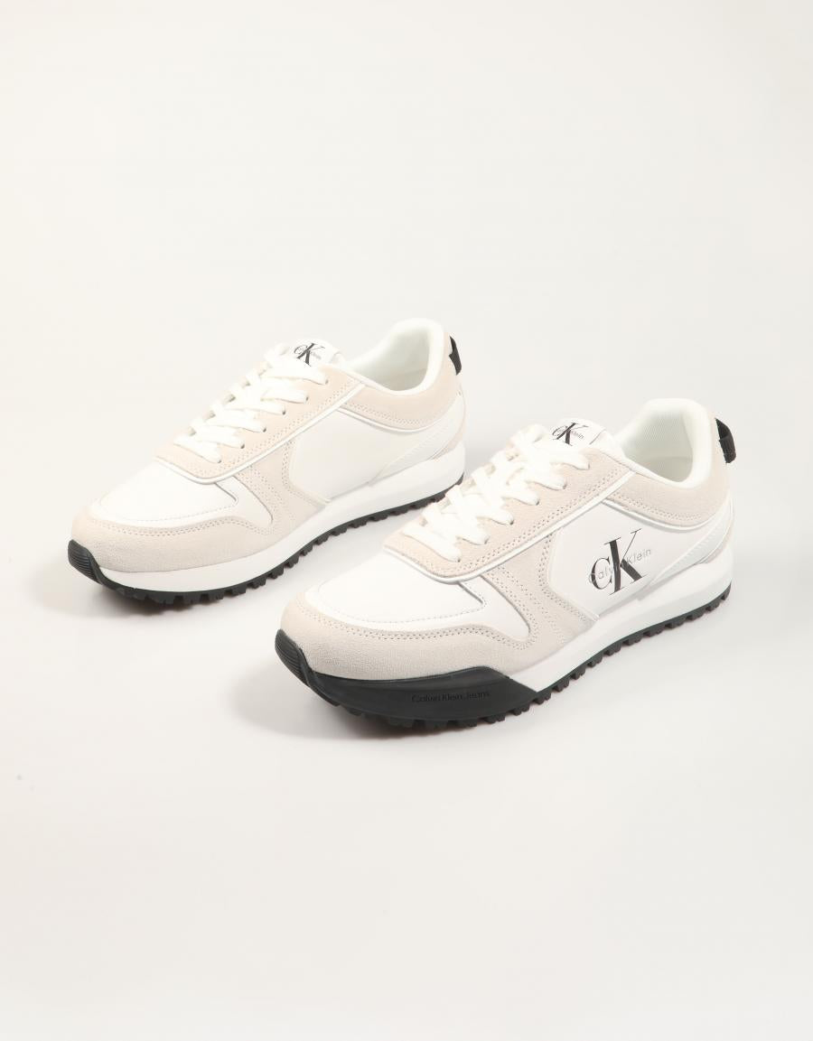 ZAPATILLAS CALVIN KLEIN TOOTHY RUNNER IRREGULAR LINES en color Blanco