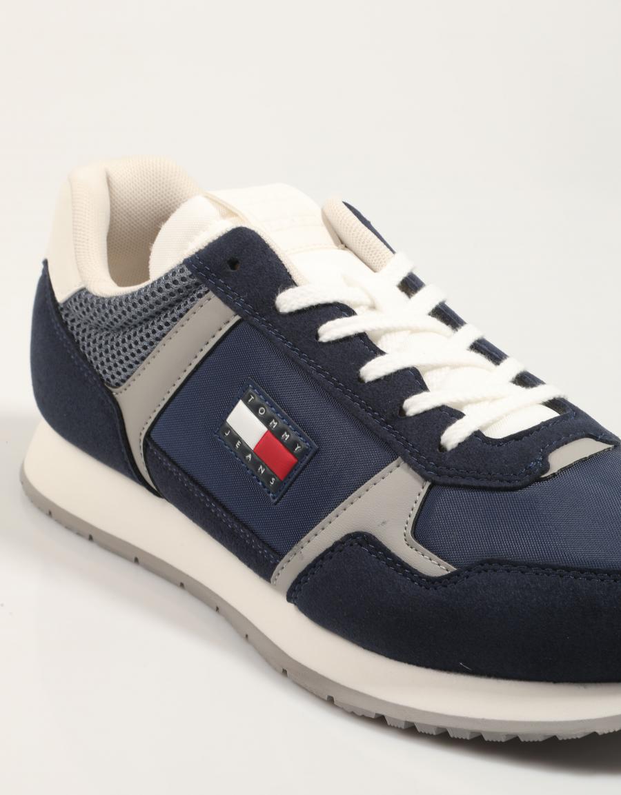 ZAPATILLAS TOMMY HILFIGER TJM RUNNER CASUAL en color Azul marino