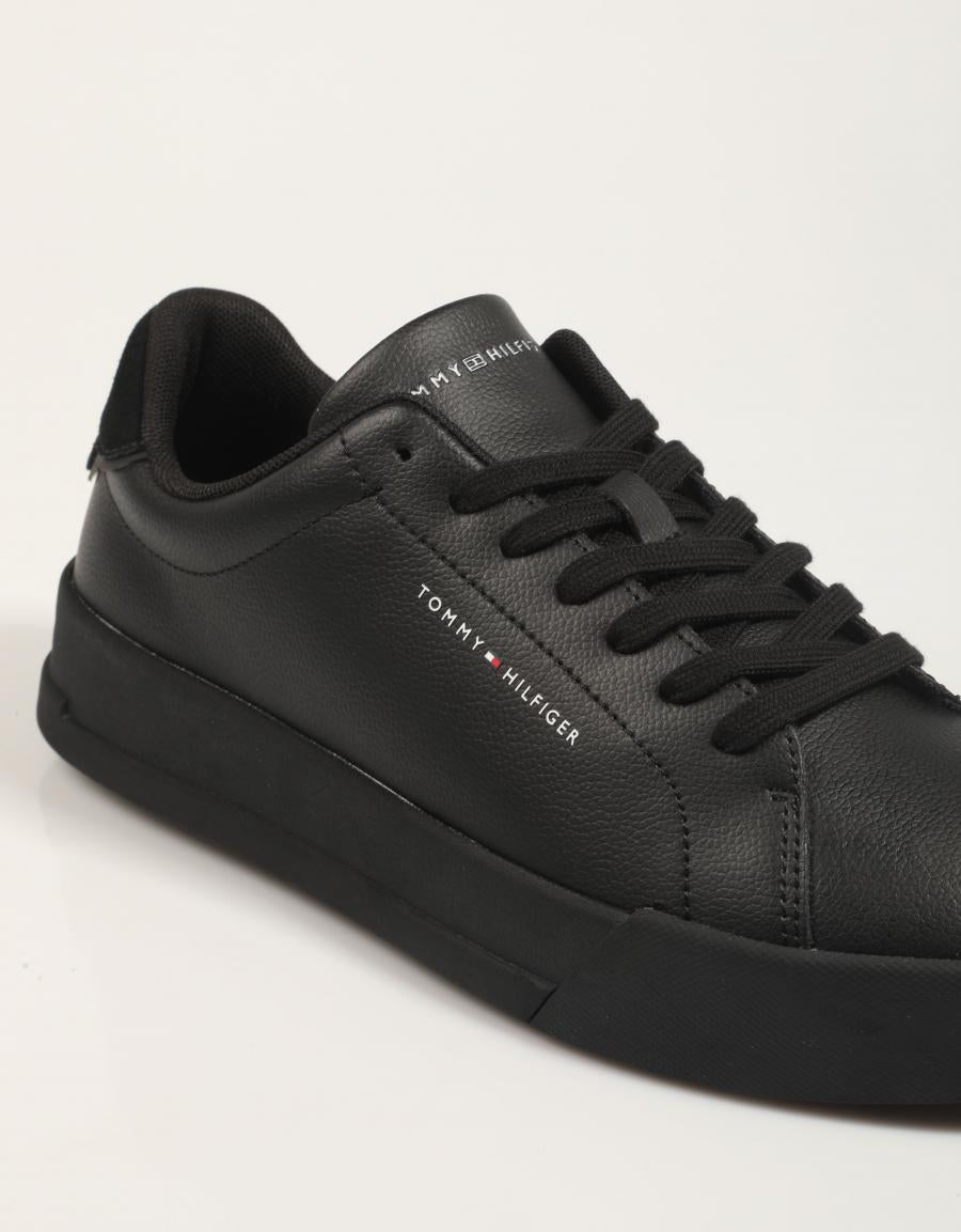 ZAPATILLAS TOMMY HILFIGER TH COURT LTH DETAIL ESS en color Negro