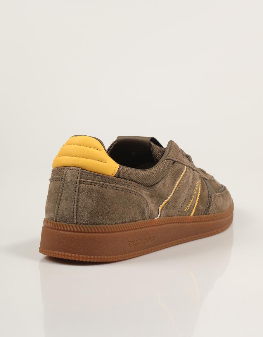 ZAPATILLAS TOMMY HILFIGER GREENWICH EDGE SUEDE EM0EM01609 en color Kaki