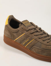 ZAPATILLAS TOMMY HILFIGER GREENWICH EDGE SUEDE EM0EM01609 en color Kaki