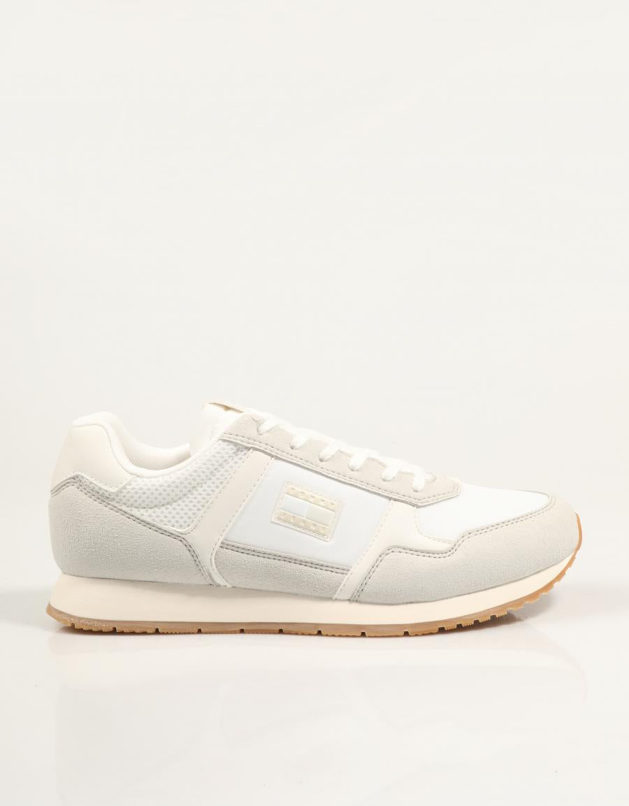 ZAPATILLAS TOMMY HILFIGER TJM RUNNER CASUAL EM0EM01617 en color Hielo