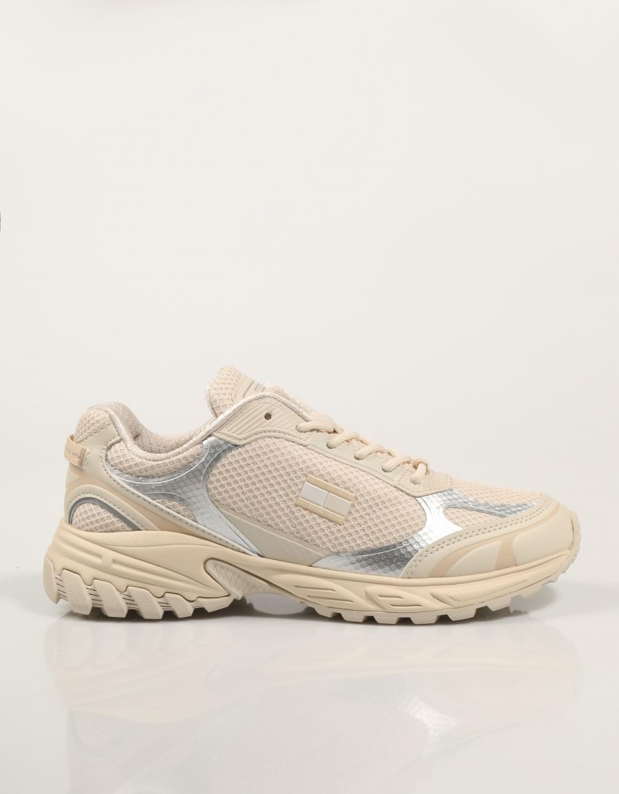 ZAPATILLAS TOMMY HILFIGER TJW OUTDOOR RUNNER en color Beige